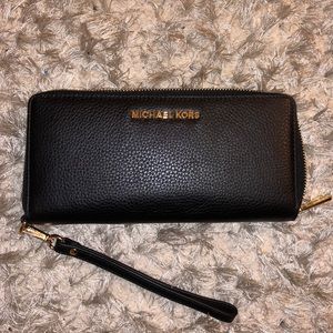 Michael Kors Jet Set Travel Wallet